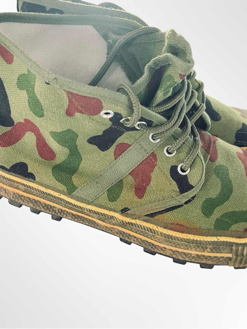 Men's Camouflage High-Top Athletic Sneakers - Green Camo - Picture 5 of 9
